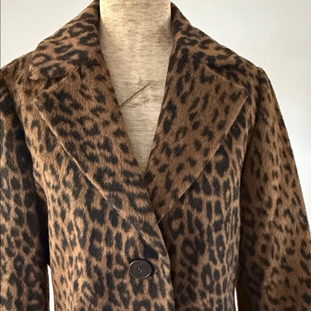 Tahari -Long Sleeve Notch Collar Button Down Dk Brown Leopard Print Long Coat - Picture 4 of 10